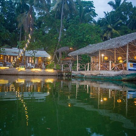 Aki Luna Lagoon Resort Hikkaduwa Eksteriør bilde
