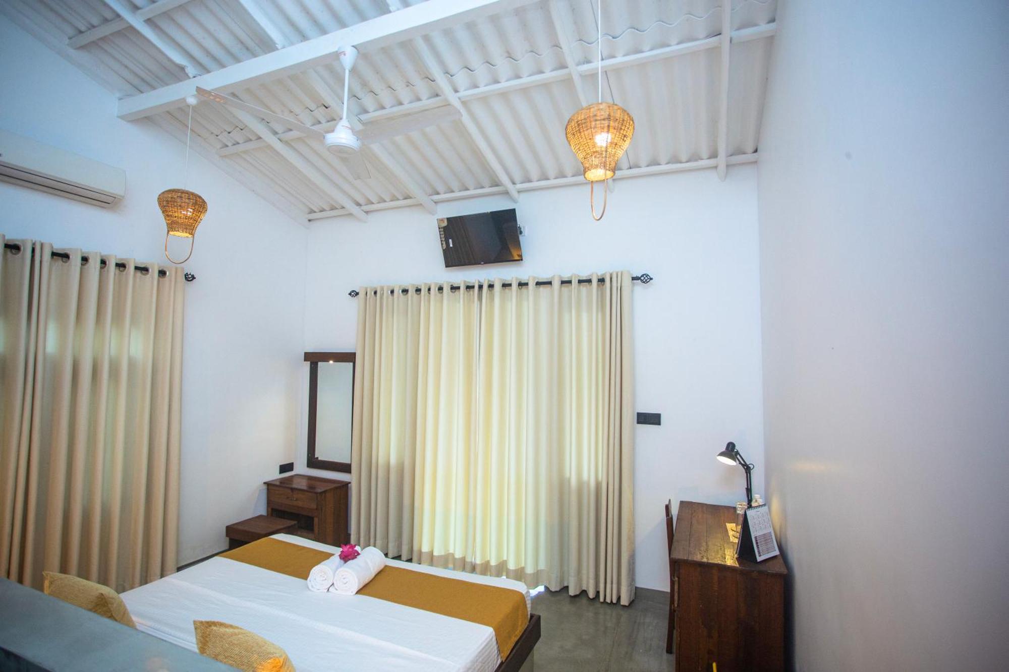 Aki Luna Lagoon Resort Hikkaduwa Eksteriør bilde