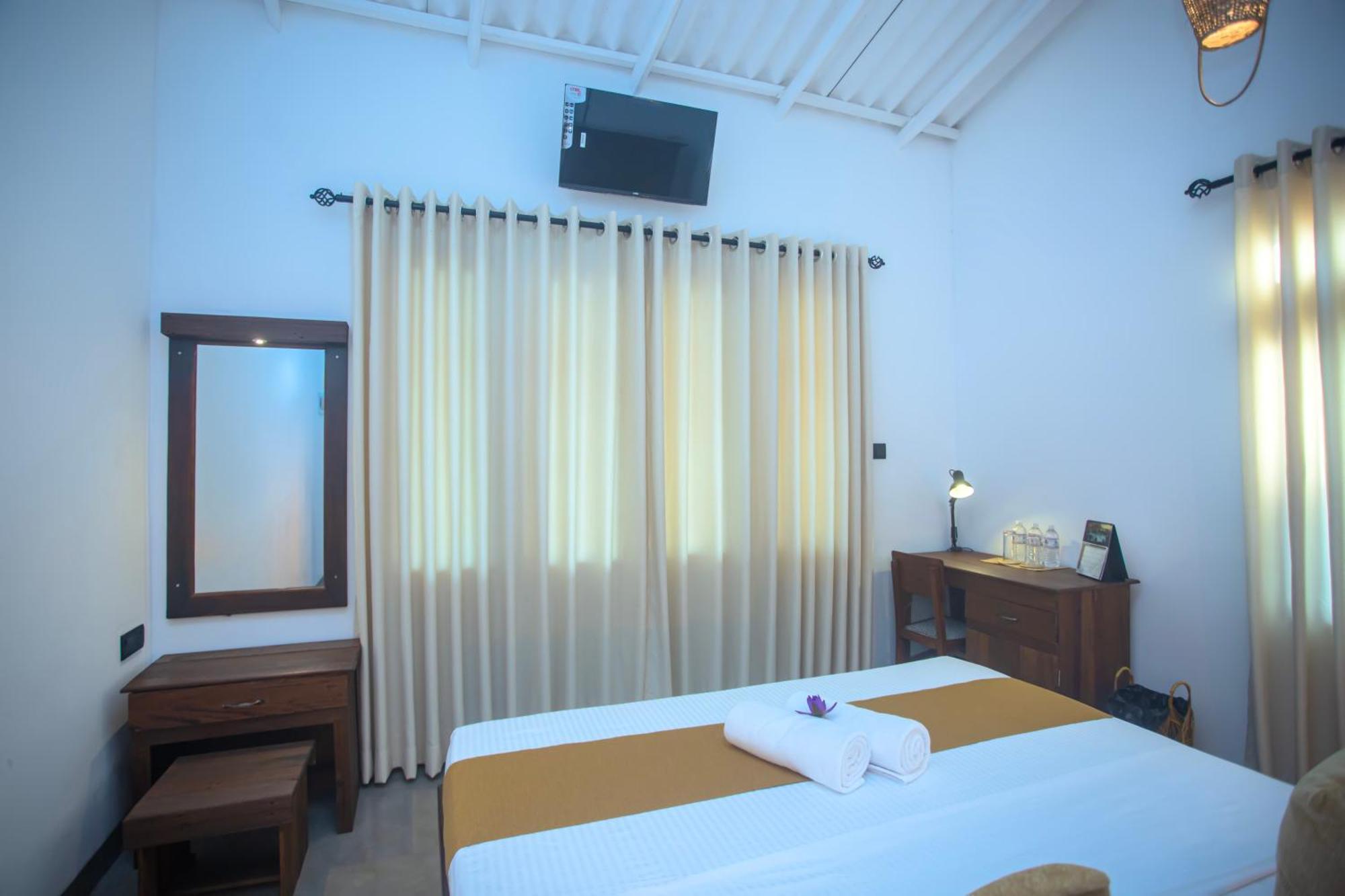 Aki Luna Lagoon Resort Hikkaduwa Eksteriør bilde