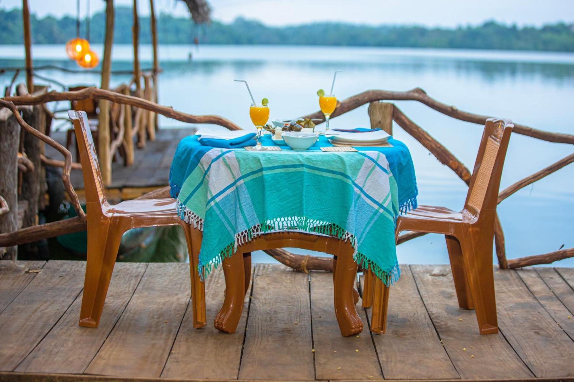 Aki Luna Lagoon Resort Hikkaduwa Eksteriør bilde