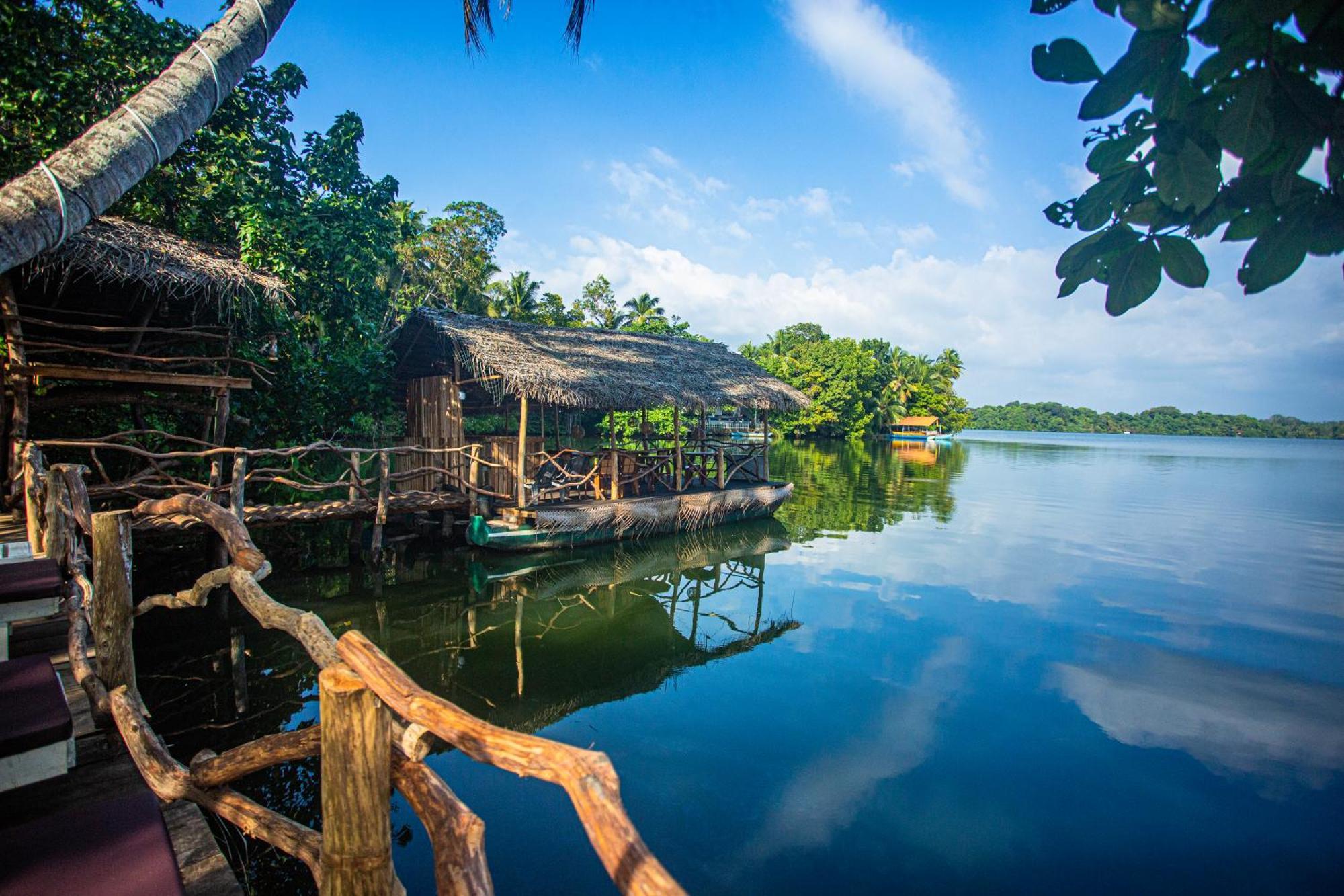 Aki Luna Lagoon Resort Hikkaduwa Eksteriør bilde