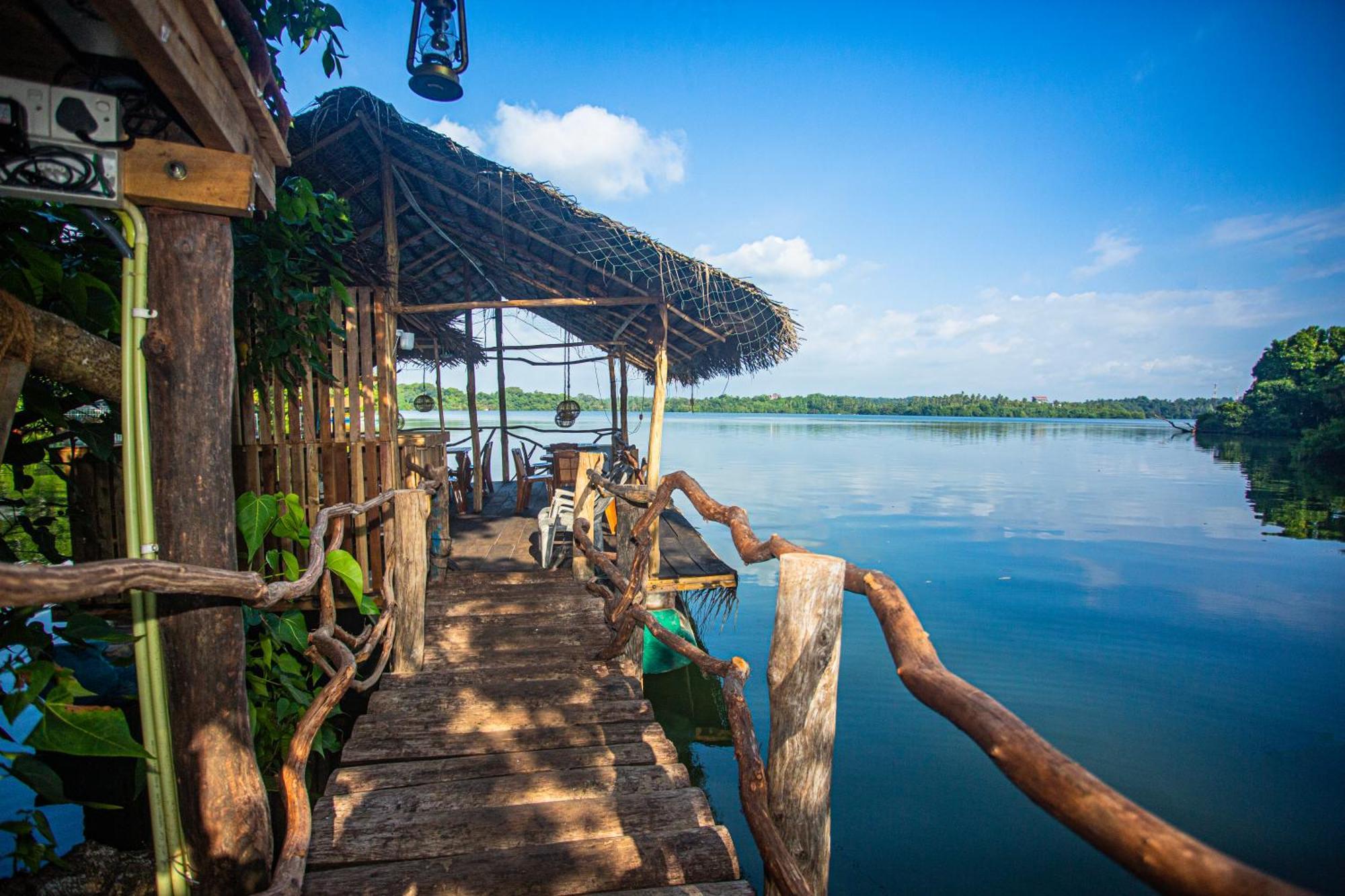 Aki Luna Lagoon Resort Hikkaduwa Eksteriør bilde