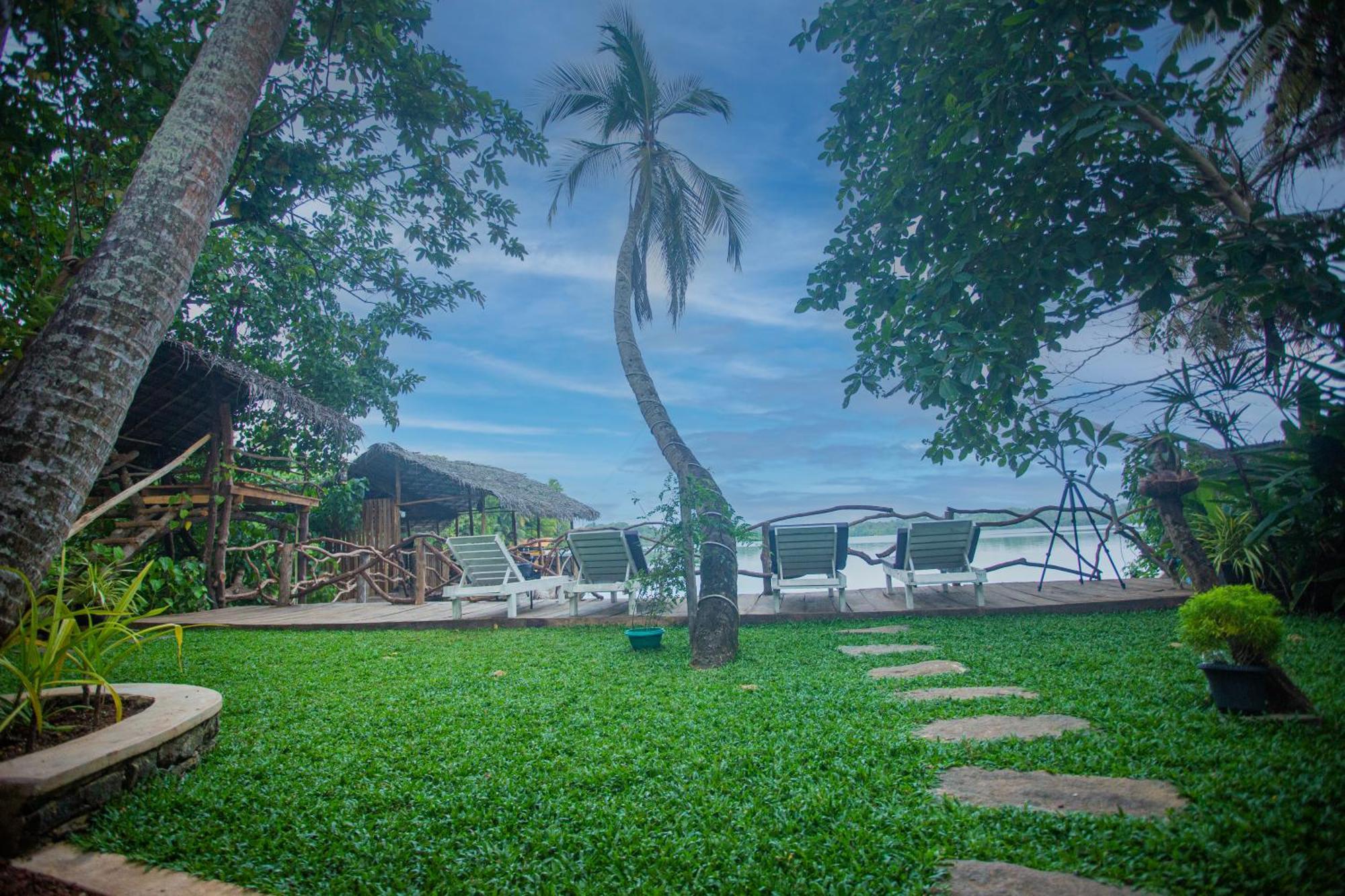 Aki Luna Lagoon Resort Hikkaduwa Eksteriør bilde