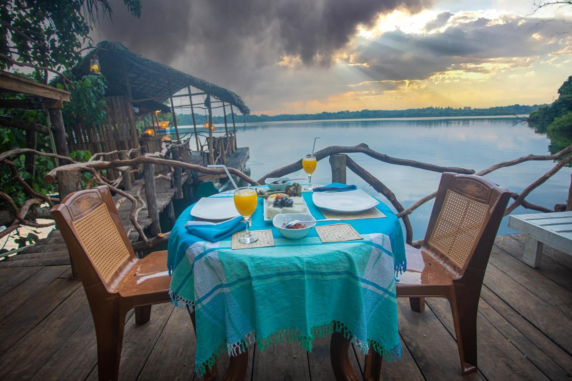 Aki Luna Lagoon Resort Hikkaduwa Eksteriør bilde